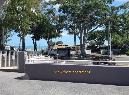 Villa Venezia Apt 3 - Spacious Hervey Bay esplanade apartment