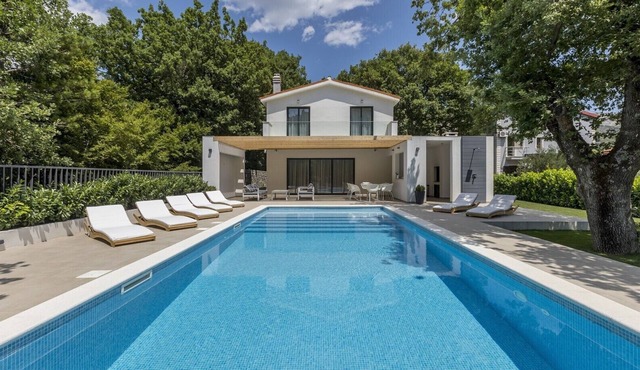 Villa Ventura with a private heated pool, superfast broadband, gym
