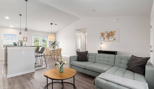 Villa Verde: Cozy Home In New Community