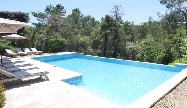 VILLA VERDI D AIR CONDITIONED APARTMENT WITH TERRACE AND PRIVATE GARDEN POOL