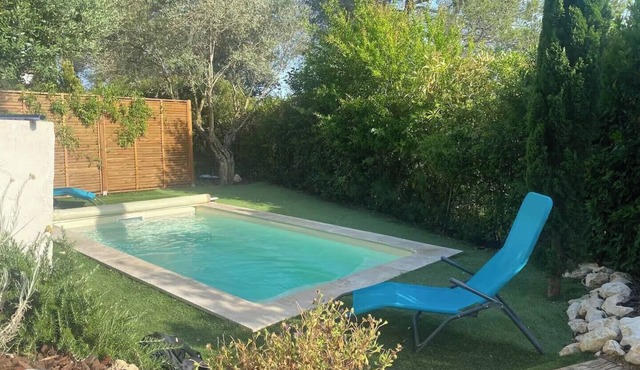 Villa Verdoyante – Charme provençal, jardin arboré et piscine à La Motte