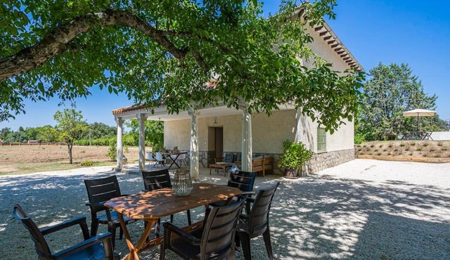 Villa Viñedo - Agradable Villa Rústica con Jardín