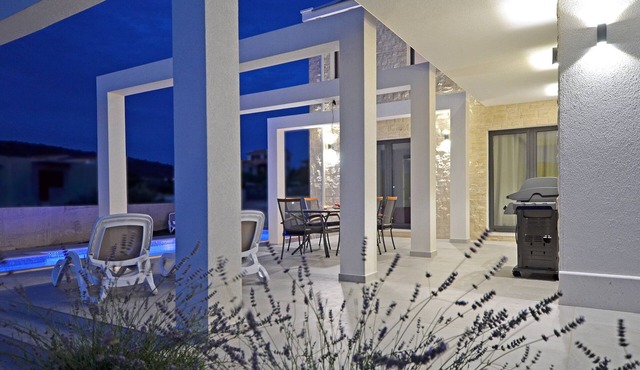 VILLA VI - Beautiful new luxurious house in a tourist destination