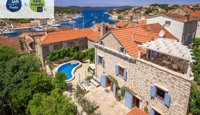 Villa Vicina - Historic Stone Villa with Pool & Sea Views I Milna