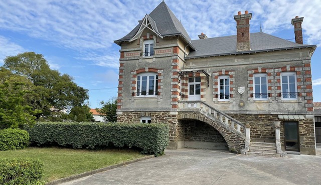 Villa Victoria, with indoor pool, 900 m from Pornic center and beaches