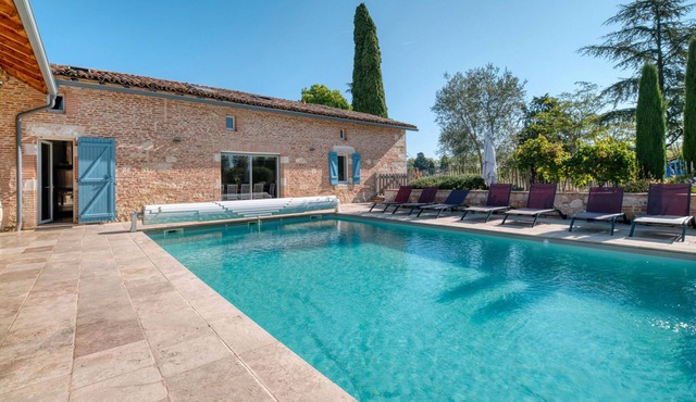 Villa Virginie Gîte 1 – Spacious Air-Conditioned House with Heated Pool and Spa