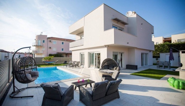 Villa Virtus in Karigador with private pool for rent