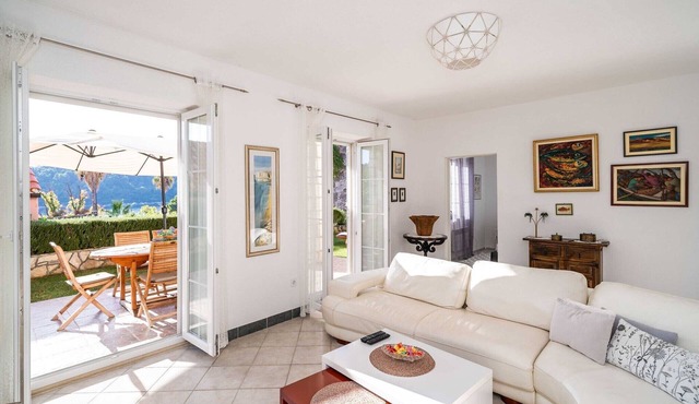 Villa Vista Old Town - Four Bedroom House with Terrace and Sea View