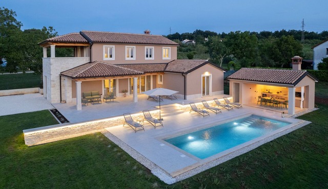 Villa Vita Pazin in Central Istria for up to 8 people with private pool, playground & beautiful garden