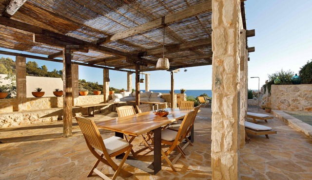 Villa Vito: tradition of the Mediterranean with modern, urban details. Hipster!