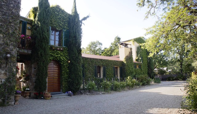 Villa Viviana, spacious Tuscan retreat close to the Sonoma plaza