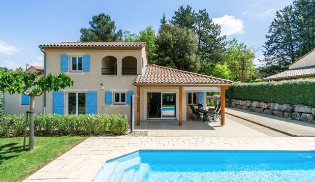 Villa Vivre for 8 with private pool