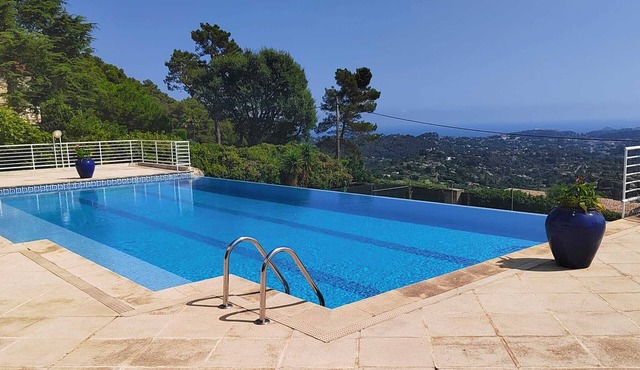 Villa vue mer ,grande Piscine à Débordement, Tennis, Piscine Intérieure,