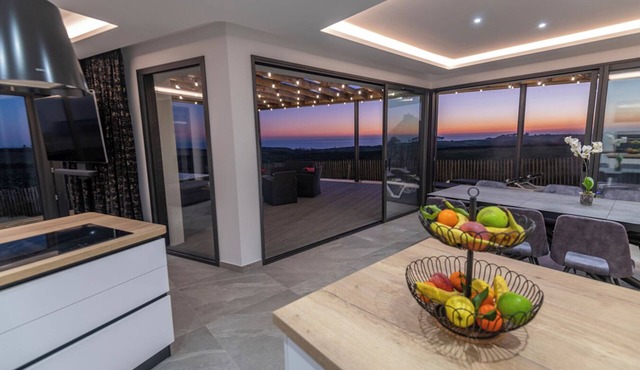 Villa "Vue Mer - Les Gîtes De Fabie" with Sea View, Private Terrace & Wi-Fi