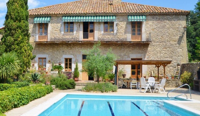 Villa with Private Pool, lots of space & lovely nature near Girona