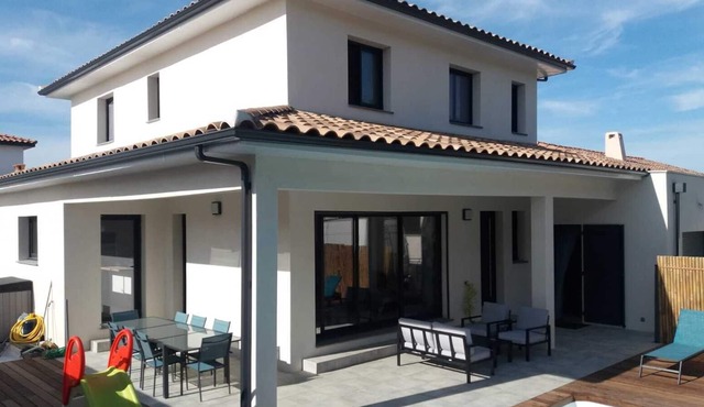 Villa with swimming pool in Petite Camargue