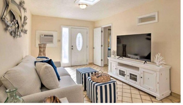 Villa - W Ocean Ave · Cheerful 2 bedroom Villa with Pool