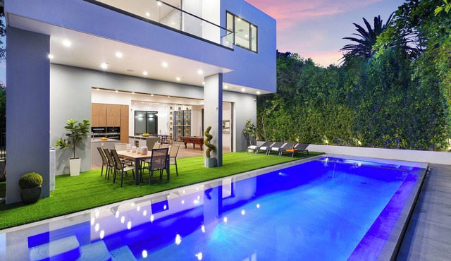 Villa Waldorf by LuxJB 🏆 Family-Friendly 🏆 Hotel Level Service🏆 Heated Pool