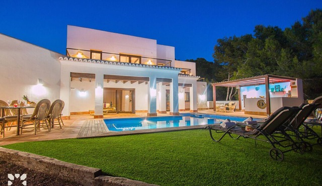 Villa WATERFRONT by Abahana Villas