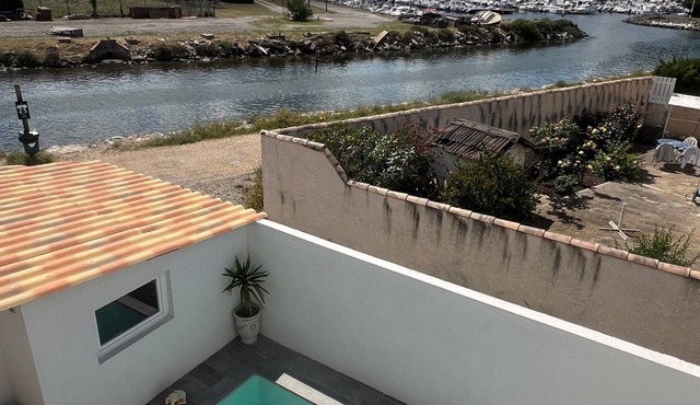 Villa, waterfront, sea view, air-conditioned, WIFI, private pool, Gruissan village