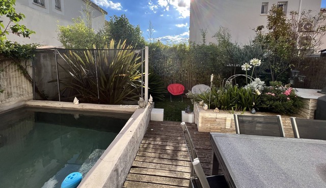 Villa with flower garden +pool between Nîmes and Montpellier 20 min from the sea