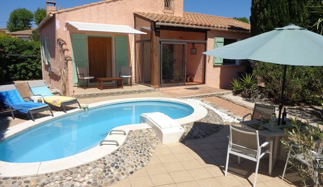Villa with private pool, pretty village on the Canal du Midi, Languedoc