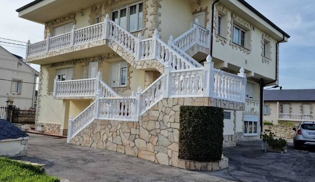 VILLA WITH 5 INDIVIDUAL APARTMENTS