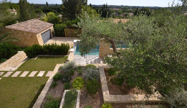 Villa with pool in Maussane les Alpilles, incredible view of the valley