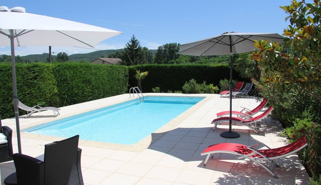 Villa with private pool, 5 minutes from the heart of the Gorges!