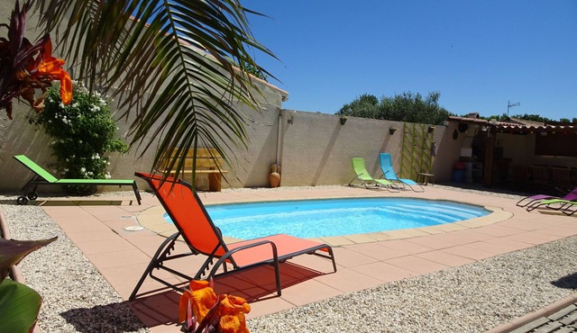 villa with pool on fenced plot