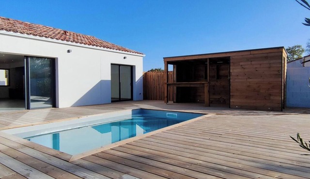 Villa with swimming pool near Les Sables d'Olonne