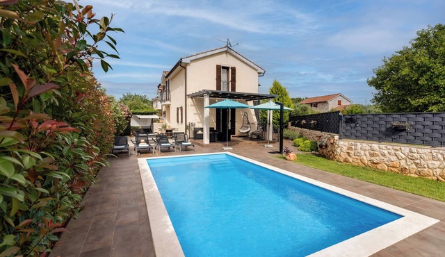Villa with pool, lots of privacy - TRAVELER Reisbeburo Krk - ID 2408