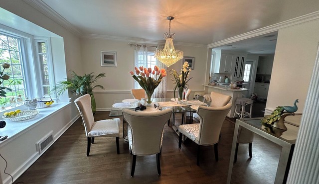 Villa with 4 bedrooms and WiFi, AC in welcoming South Orange close to NY City