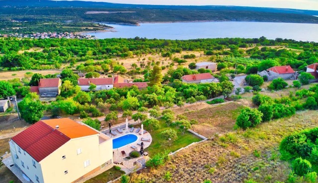 Villa with amazing sea view, quite area