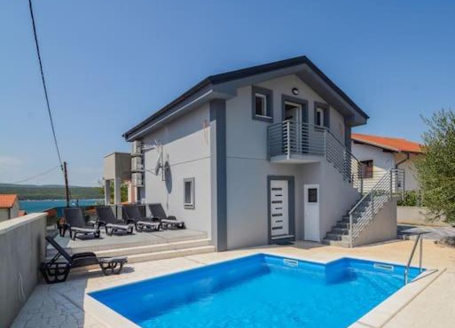 Villa with amazing view and a private pool, Šušnjar 1