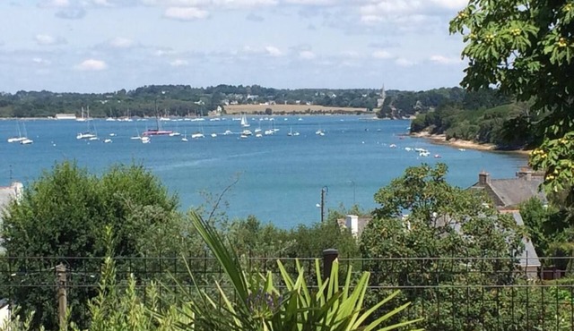 Villa with beautiful sea view, near town, port and beach