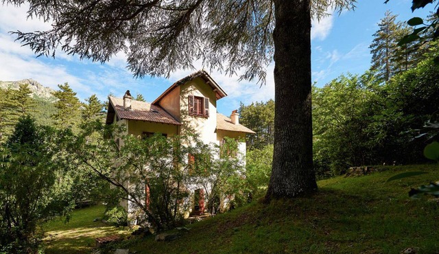 VILLA with character. early 1900s family home. quiet and serene.
