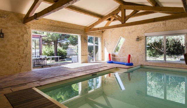 VILLA WITH COVERED SWIMMING POOL HEATED TO 28°, FULLY AIR CONDITIONED IN SERIGNAN