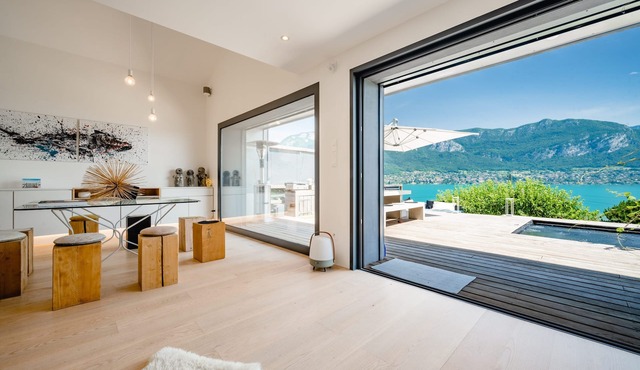 Villa with Enchanting View Overlooking Lake Annecy