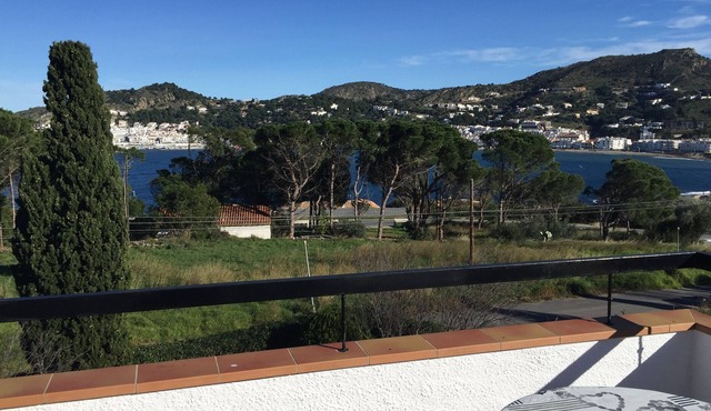 Villa with sea view, 2 steps from the beach and the village of Port de la Selva