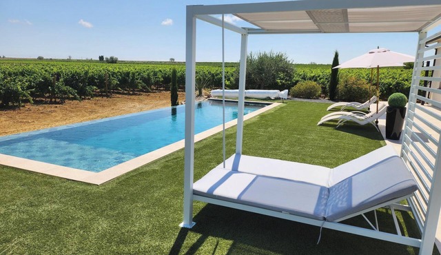 Villa with exceptional 4-star certified viewSPA and heated infinity pool