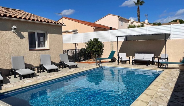 Villa with Private Pool and WIFI, Pets Welcome