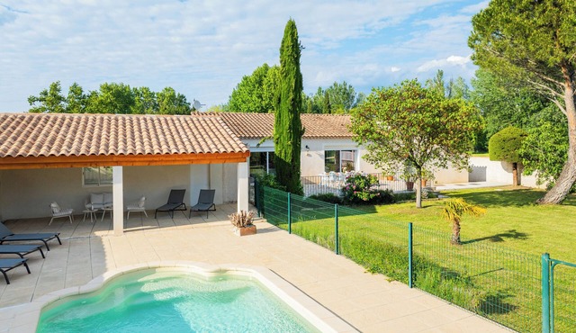 Villa with swimming pool 8P between Ile sur la Sorgue & Avignon