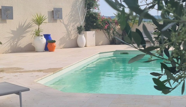 Villa with pool CHATEAUNEUF DU PAPE