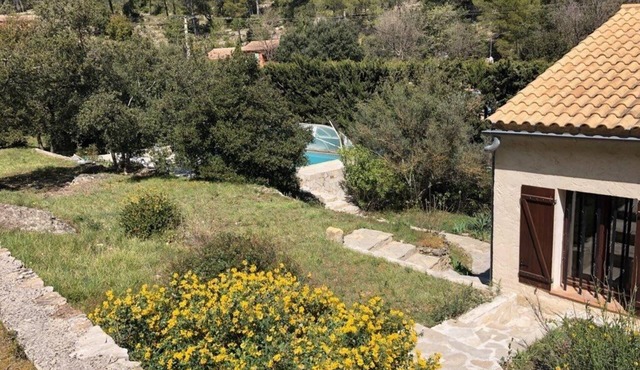 Villa with swimming pool in Provence Verte