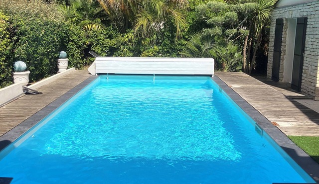 Villa with heated pool 100 meters plage du platin