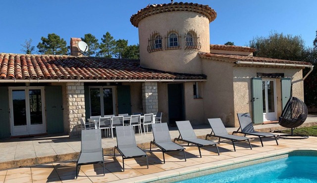 Villa with stunning view and private heated pool in South of France ; 2-10 pers