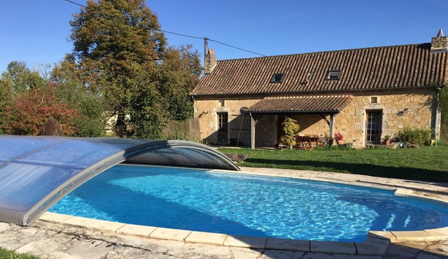 Villa With Private Pool With View On Walnut Grove And Woods