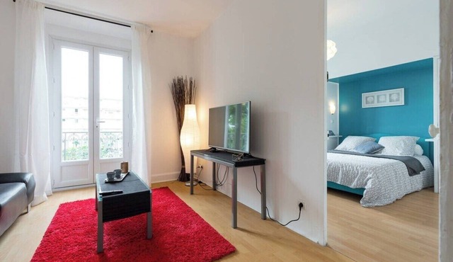 Villa with Garden 200m from the sea