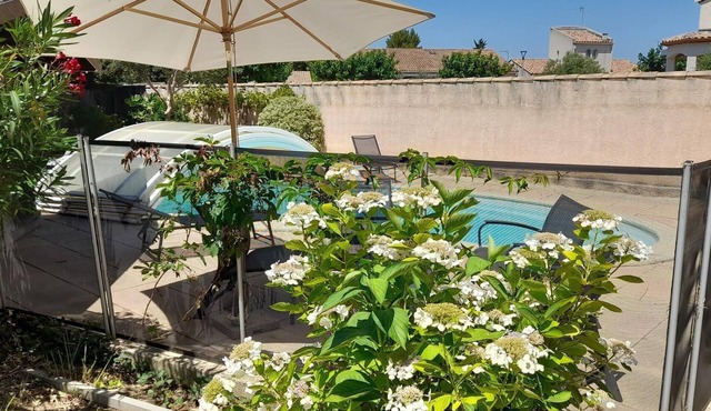 Villa with garden and private pool 15 minutes from the beaches